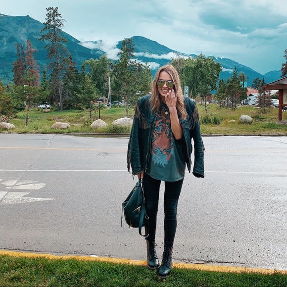 Meet your Posher, Ali - Picture 6 of 7